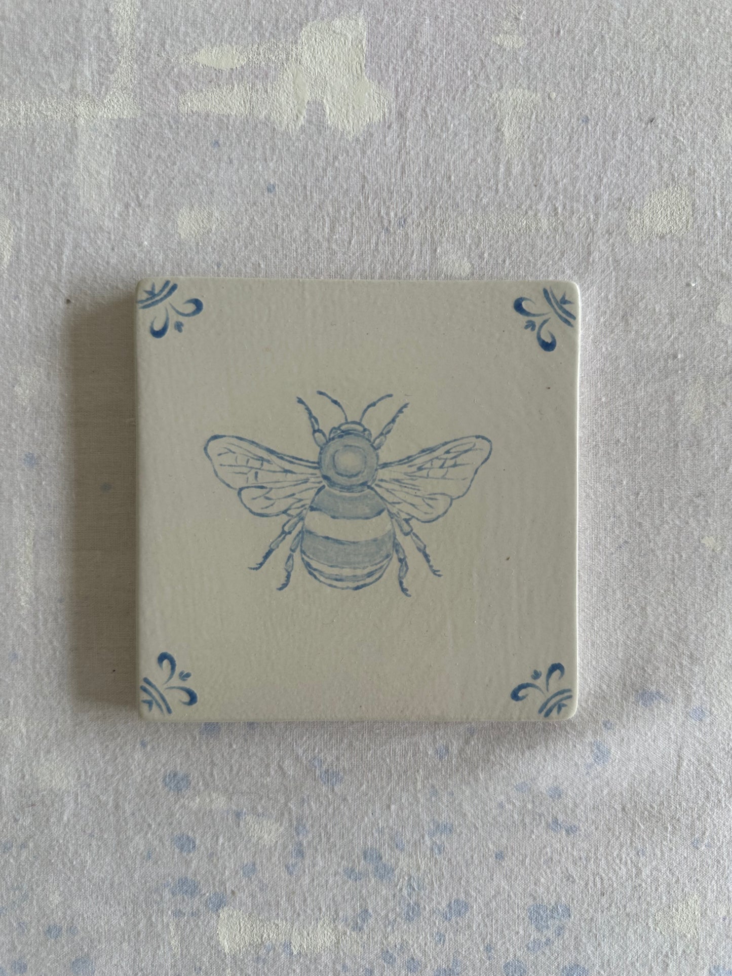 Bee Delft Tile Test