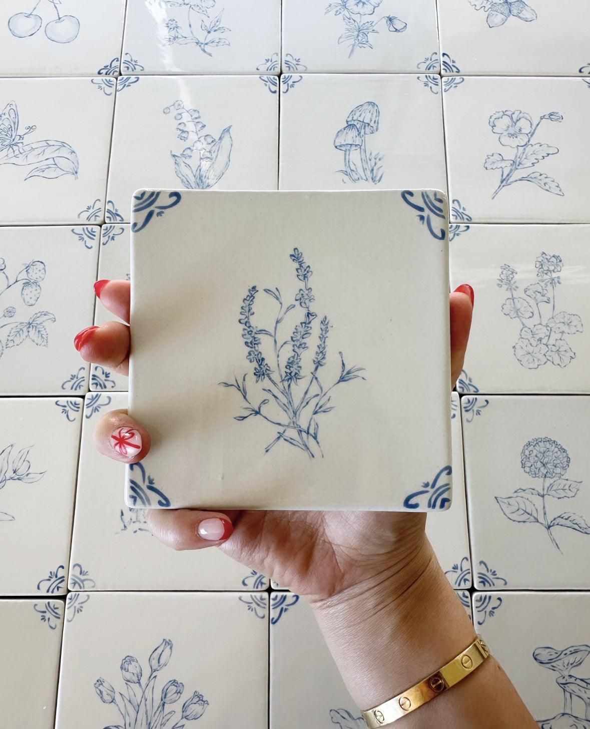 Hand-painted Delft flower motif tile